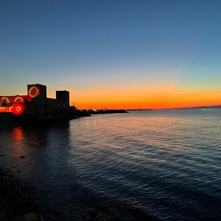Dimora Alba Sul Mare Trani Exterior foto